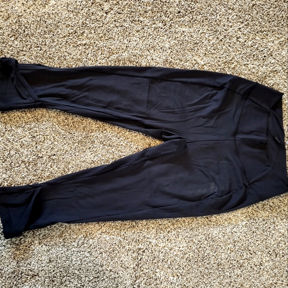 Gymshark Studio Cropped Leggings NWT - Picture 6 of 8